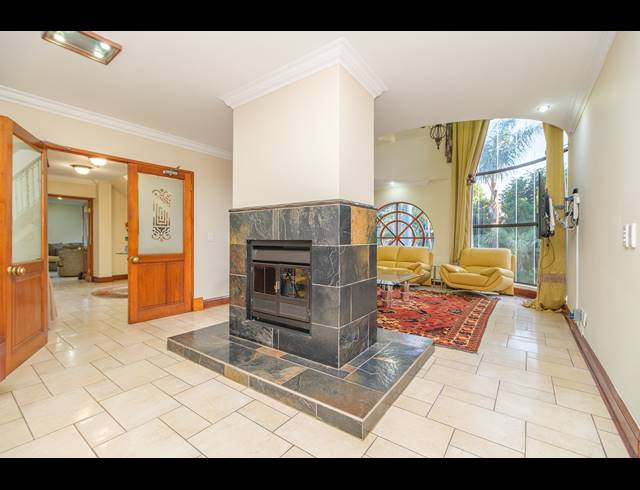 5 BEDROOM HOUSE FOR SALE IN HURLINGHAM MANOR